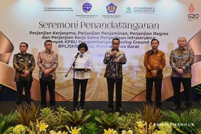 Pemerintah akan segera memulai pembangunan proving ground Balai Pengujian Laik Jalan dan Sertifikasi Kendaraan Bermotor (BPLJSKB) di Bekasi, Jawa Barat.
