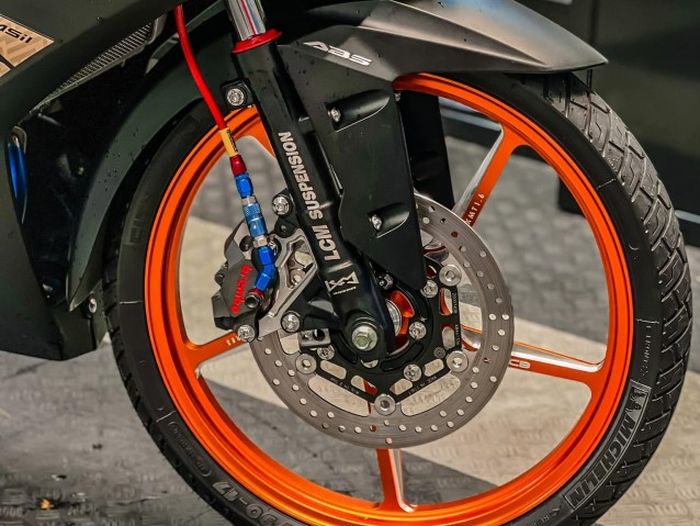 Kaki depan mendapatkan full upgrade istimewa