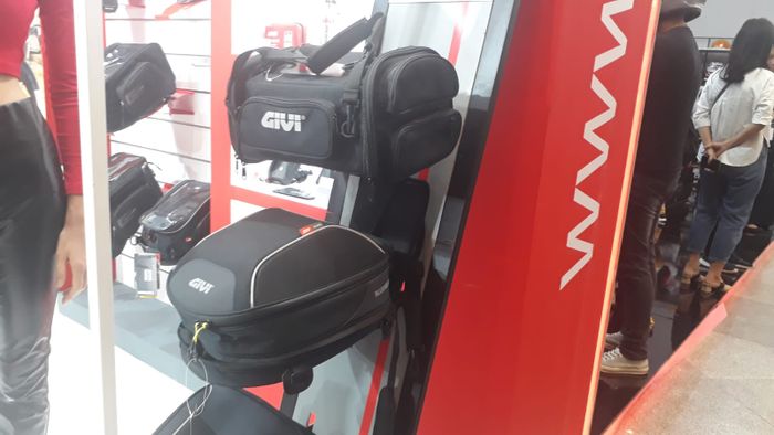 Tailbag keluaran GIVI di IMOS 2022
