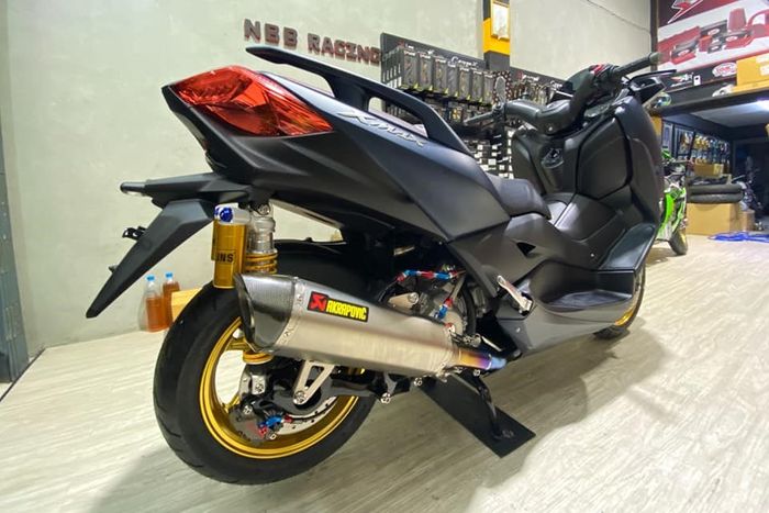 Modifikasi Yamaha XMAX yang sporty