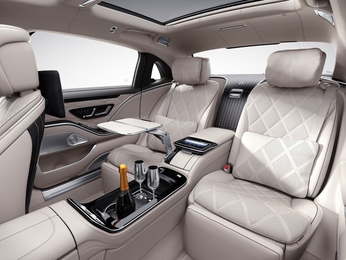 Kemewahan kabin Mercedes-Maybach S-Class