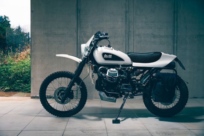 Bodi belakang dibuat ala flat tracker