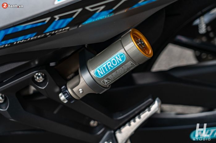 Suspensi belakang diganti dengan shock Ohlins