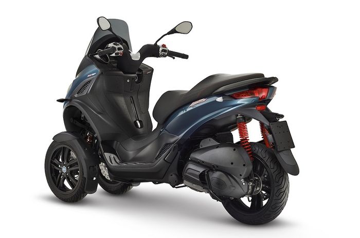 Motor roda tiga Piaggio MP3 300 HPE Sport resmi dirilis PT Piaggio Indonesia.