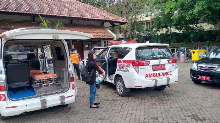 Ilustrasi kendaraan prioritas ambulans.
