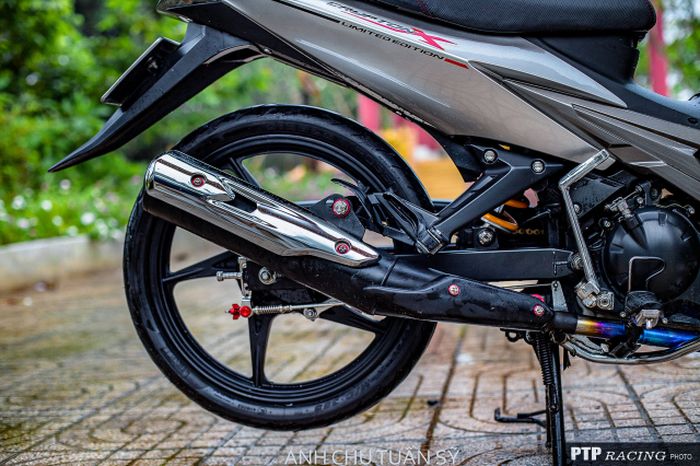 Sektor mesin mendapatkan knalpot Jupiter Z1