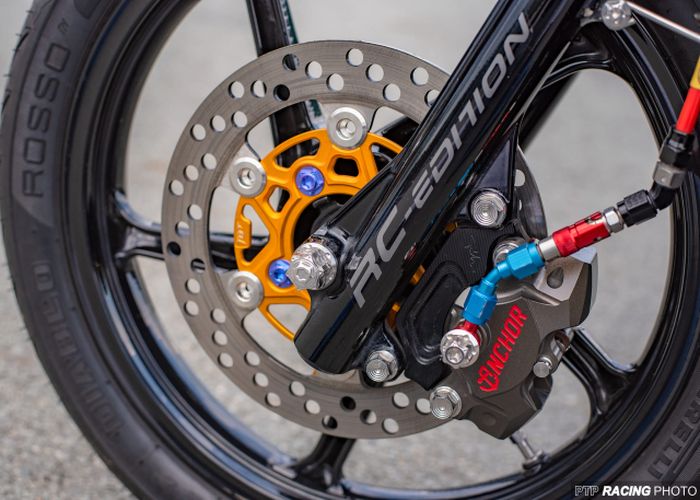 Kaki-kaki mendapatkan pelek dan pengereman baru