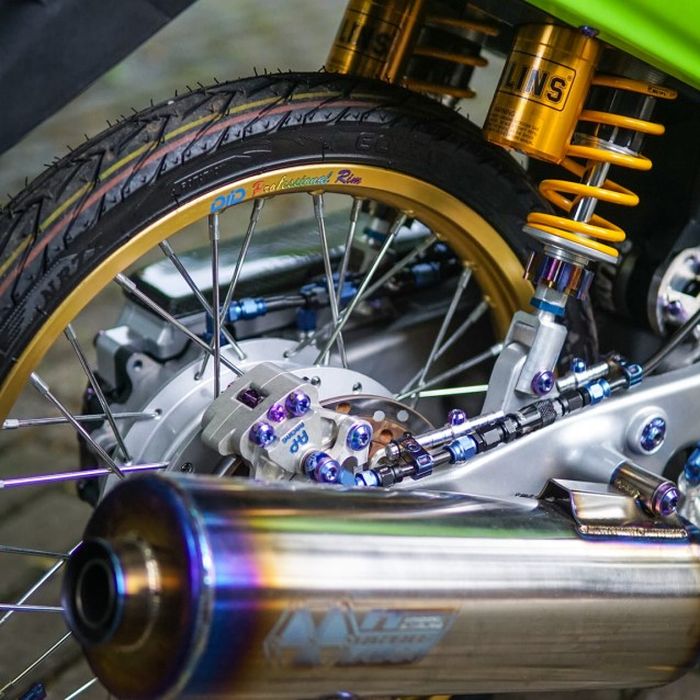 Kaki belakangnya mendapatkan pengereman cakram juga