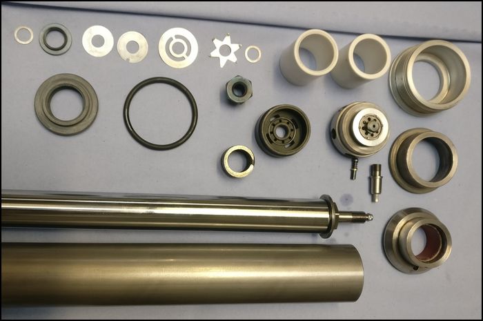 ILUSTRASI. Internal coilover berupa sil dan o-ring dalam jumlah cukup banyak.