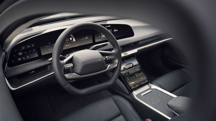 Interior Lucid Air Pure.