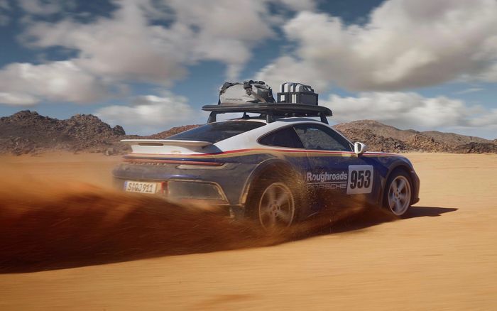 Porsche 911 Dakar merupakan mobil sport Porsche yang bisa diajak main tanah.