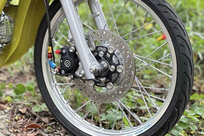 Kaki-kaki pakai pelek Excel dan pengereman berkaliper Brembo