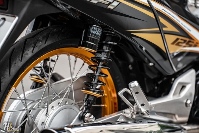 Suspensi belakang pakai shock Nitron