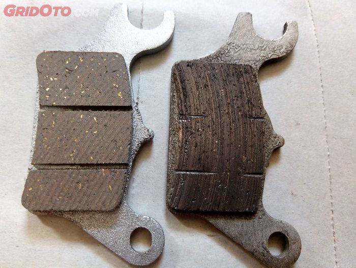 Kampas rem motor termakan sebelah jadi tanda adanya masalah dari komponen lain