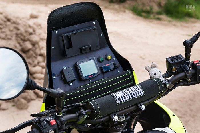 Kokpitnya mendapatkan banyak part baru