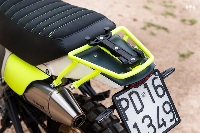 Bagian buritan diisi jok hingga sepatbor baru tapi yang menarik adalah adanya bracket quick release Orbit produk Indonesia