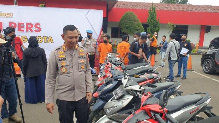 Sejumlah barang bukti yang berhasil diamankan petugas dari tangan komplotan maling di Tangerang.