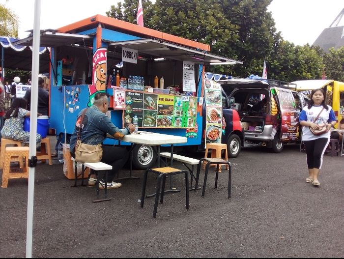 Food truk di acara Daihatsu Kumpul sahabat Jogja