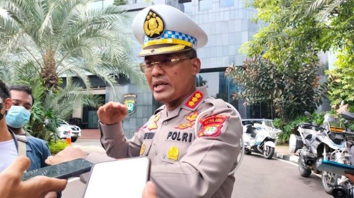 Dirlantas Polda Metro Jaya Kombes Pol Latif Usman ungkap penyebab akhir-akhir ini jalanan di Jakarta macet