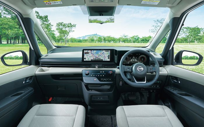 Interior Nissan Serena generasi terbaru.