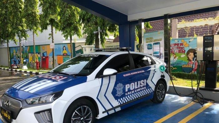 Polresta Solo dapat hibah dua unit Hyundai IONIQ Electric Eks Patwal KTT G20 Bali 2022