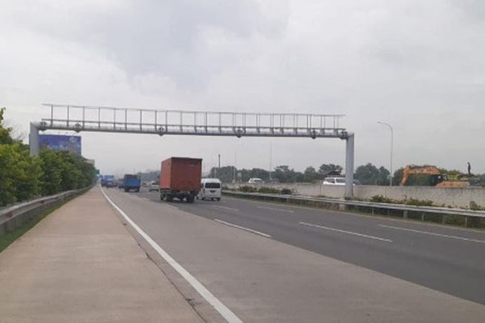 Gantry sistem MLFF yang terpasang di KM 18+370 tol Jagorawi akan disempurnakan lagi