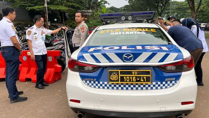 Mobil patroli Satlantas Polres Tangsel yang dilengkapi ETLE Mobile.
