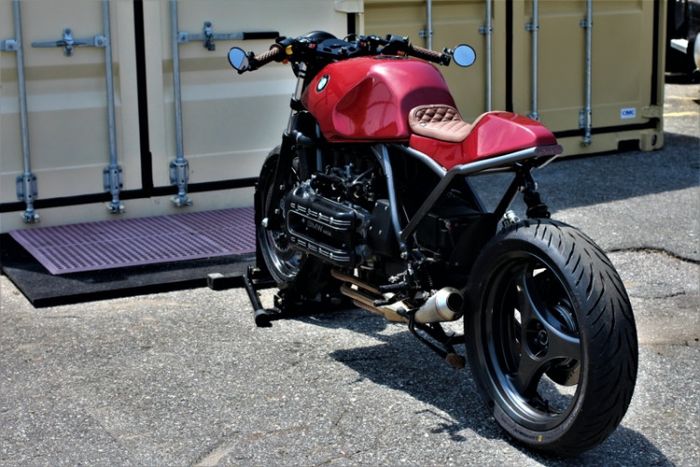 Subframe dirombak dan dipasangi buntut buatan Twisted Brothers