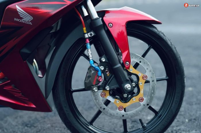 Kaki-kaki mendapatkan pelek X1R dan pengereman baru