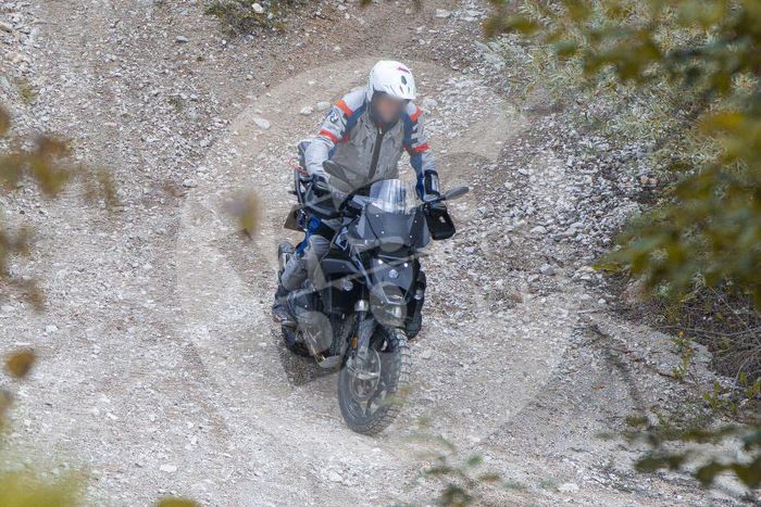 Tampilan depan BMW R1300GS jadi lebih runcing