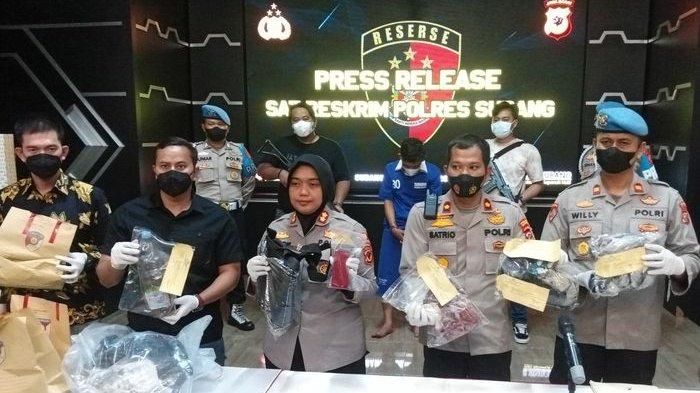 Konferensi Pers pembunuhan wanita yang dibakar di dalam kabin Daihatsu Ayla di jalur Pantura, Subang, Jawa Barat