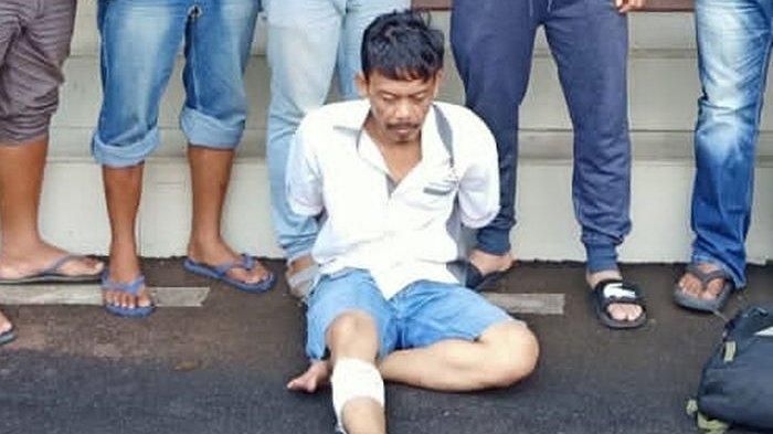 Rohjaya (43), pelaku pembunuhan istri sendiri yang membakar jasad korban di dalam kabin Daihatsu Ayla di jalur Pantura, Subang, Jawa Barat