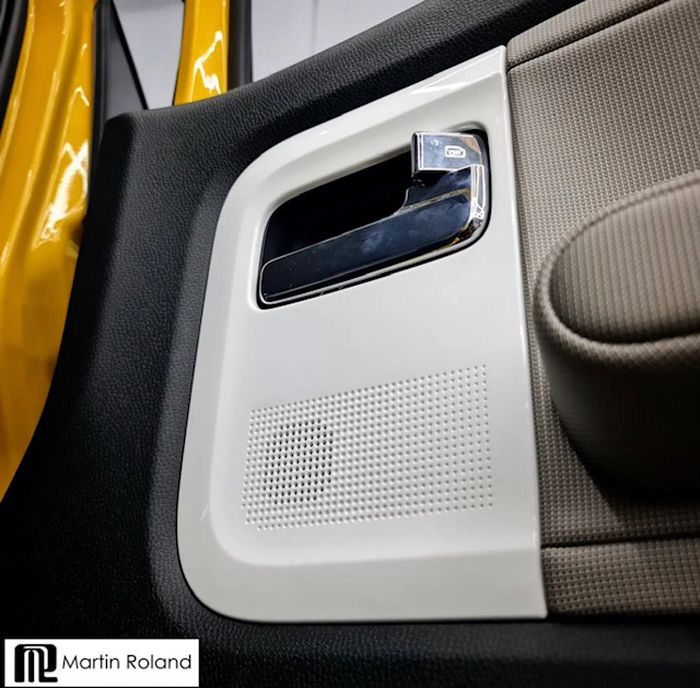 Penggantian speaker tidak merusak bagian pintu mobil listrik Wuling Air EV