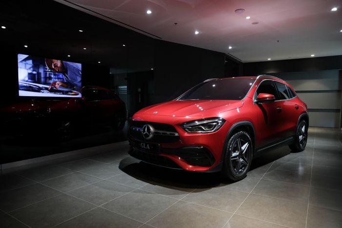 New Vehicle Handover Area di dealer Mercedes-Benz (PT CAR - Bintaro)