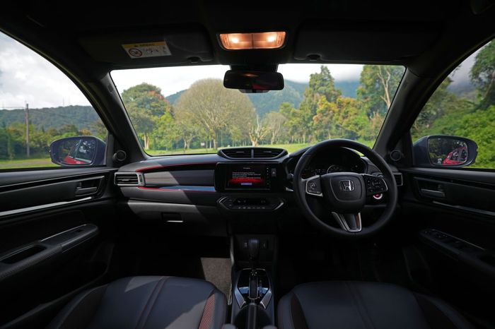 Interior Honda WR-V RS CVT with Honda SENSING