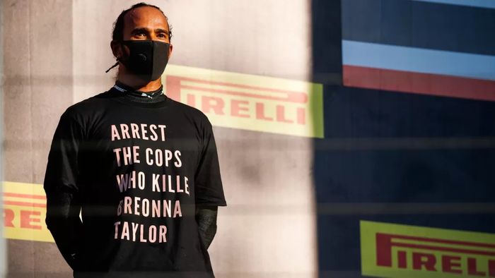 Pembalap dilarang mengeluarkan statement politik tanpa izin mulai 2023