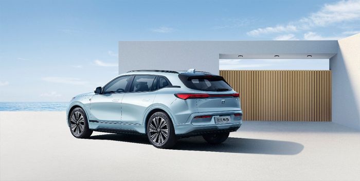 Buick Electra E5 berpotensi melawan XPeng G9 dan Tesla Model Y.