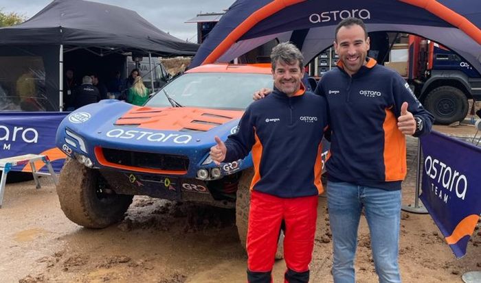 Carlos Checa turun di Reli Dakar 2023