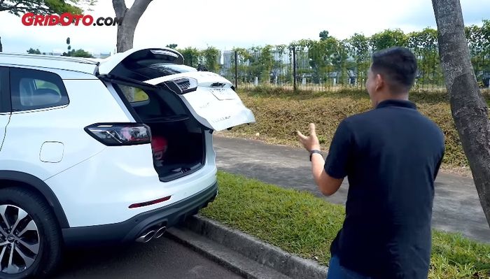 Buka pintu bagasi Chery Tiggo 8 Pro bisa touchless