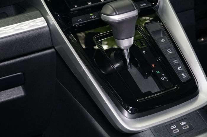 Transmisi Toyota Kijang Innova Zenix