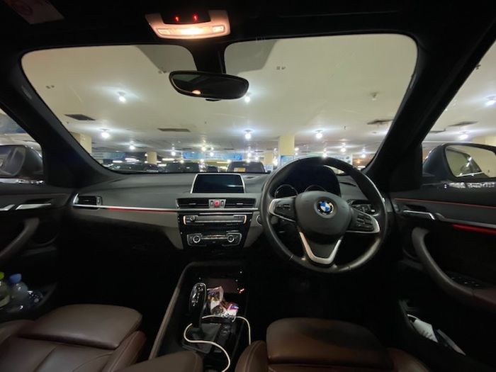 Interior BMW X1 tahun 2018