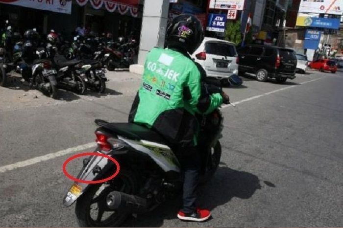 Ilustrasi pemotor tak pasang pelat nomor belakang. Kata Kakorlantas Polri Irjen Pol Firman Shatyabudi bisa dicuragai pelaku begal,