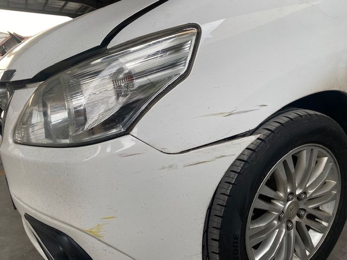 Kualitas cat mobil berperan penting terhadap hasil akhir coating, jika cat mobil jelek maka coating pun akan jelek