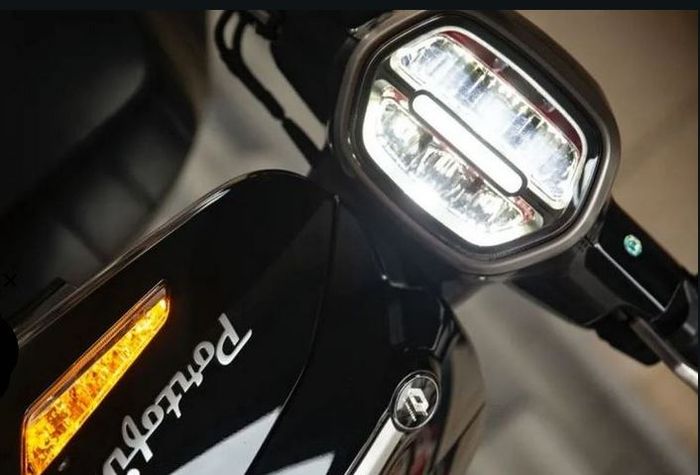 Portofino 125 sudah dilengkapi lampu depan LED.