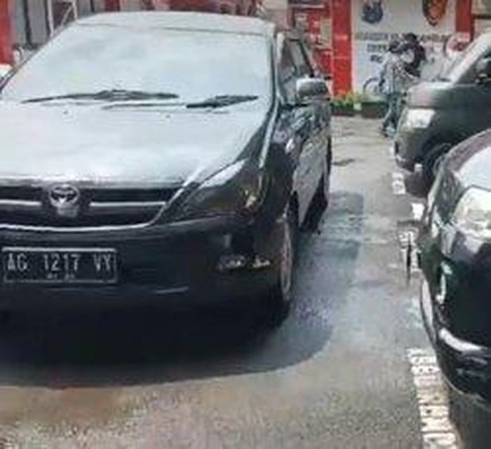 Toyota Kijang Innova yang dipakai perampok rumah dinas Wali Kota Blitar, Santoso diamankan Polisi