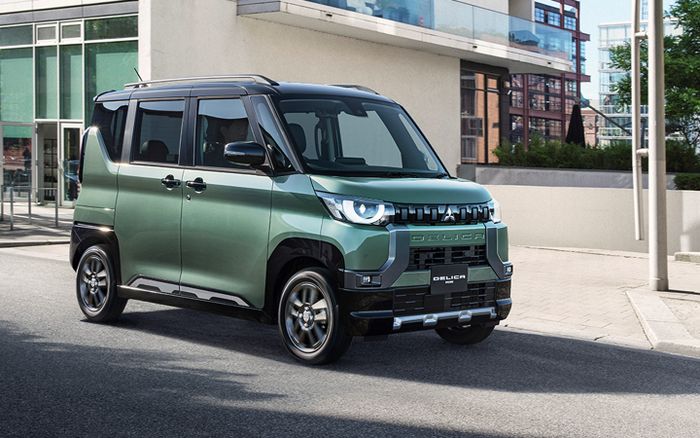 Mitsubishi Delica Mini menawarkan tampilan macho khas Delica.