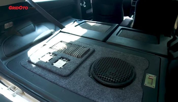 Jok belakang biasa rata dek plus dilengkapi audio keren