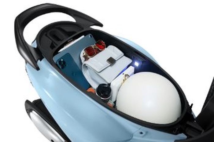 Yamaha Grande dibeklai bagasi luas berkapasitas 27 liter dan sudah dilengkapi lampu LED.