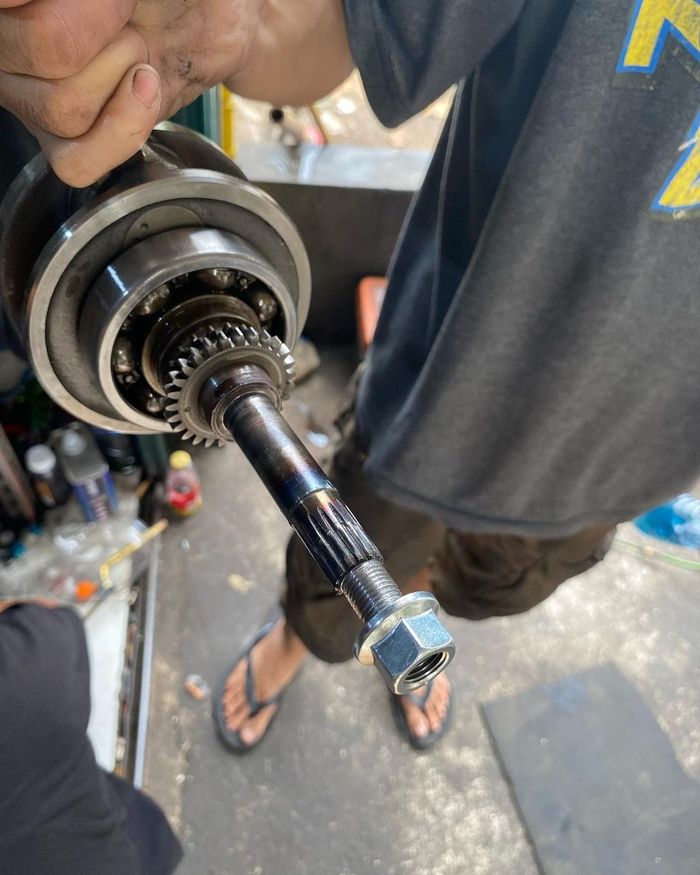 Perbaikan drat pulley depan yamaha aerox