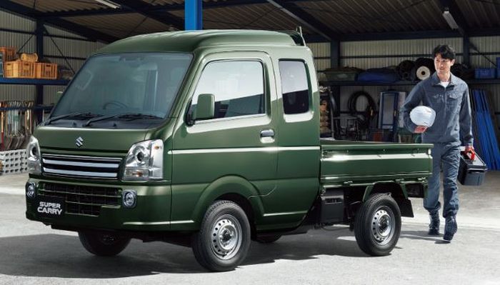 detail tampilan Suzuki Carry Super, bodinya kayak kepotong setengah ya?